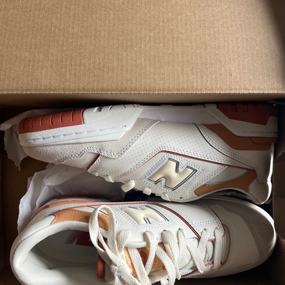 Brand New Authentic in box New Balance 550 Orange - Picture 5 of 6